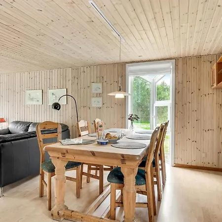Lovely In With Wifi Holiday home *