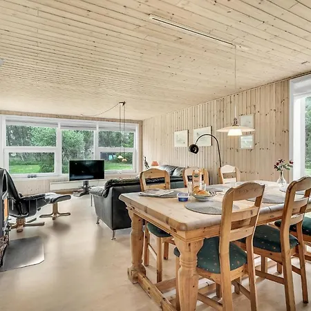 Lovely In With Wifi Holiday home
